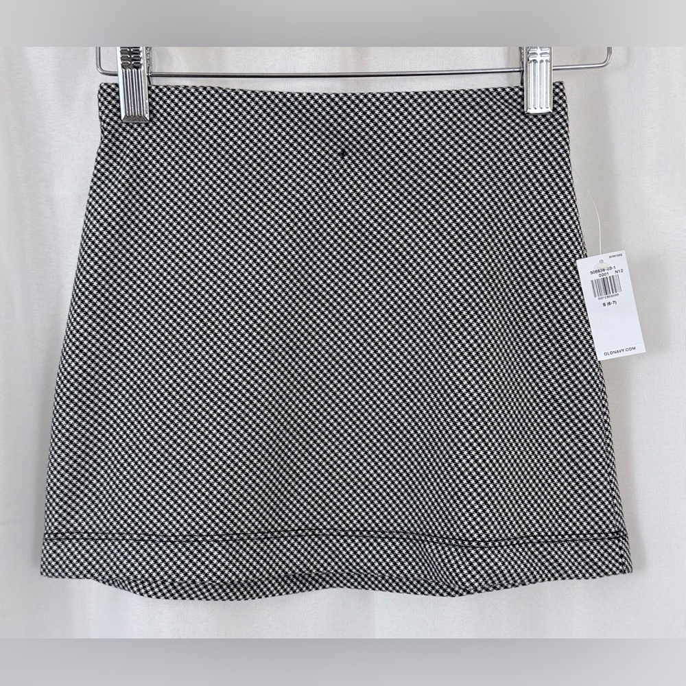Girls Old Navy Lightweight Pull On Black & White Checkered Skirt Small (6/7) NWT